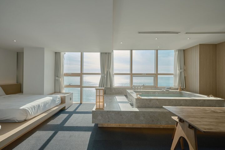 Room 54 of 224