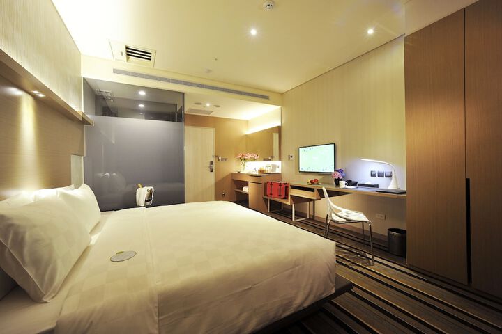 Room 6 of 36