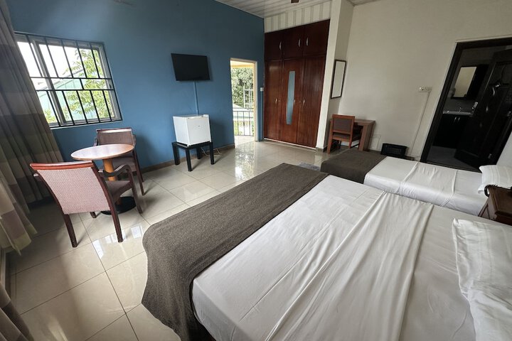 Room 5 of 14