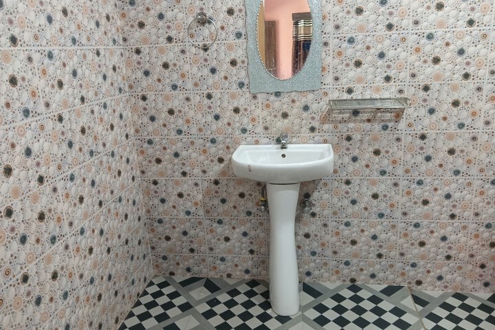 Room 15 of 24