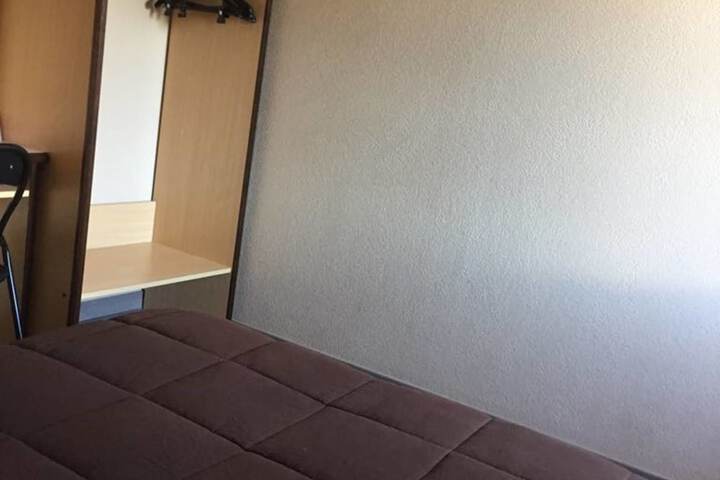Room 15 of 40