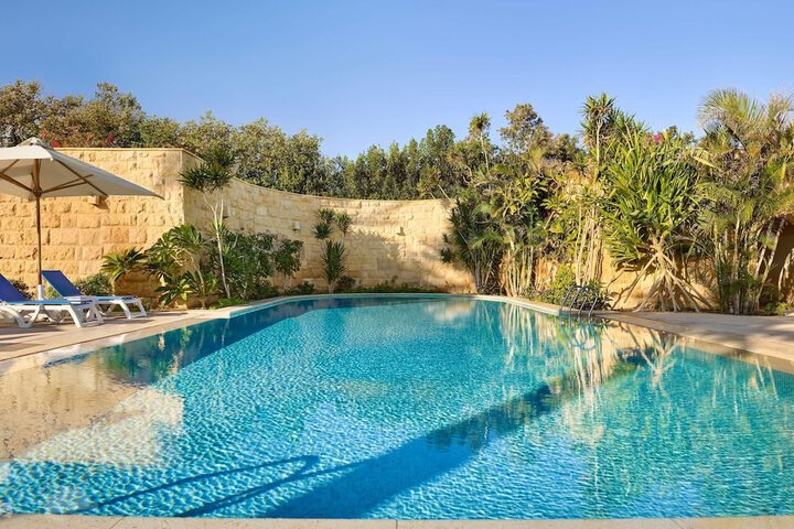 Pool 85 of 249