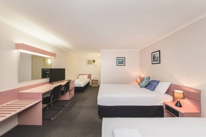 Room 10 of 36