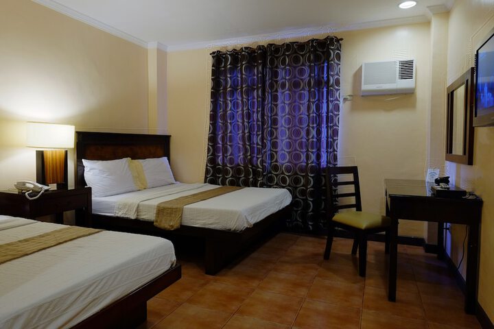 Room 12 of 50