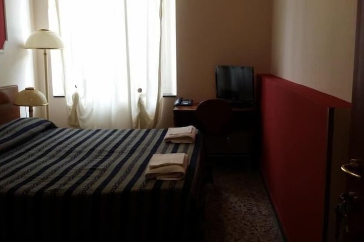 Room 17 of 54