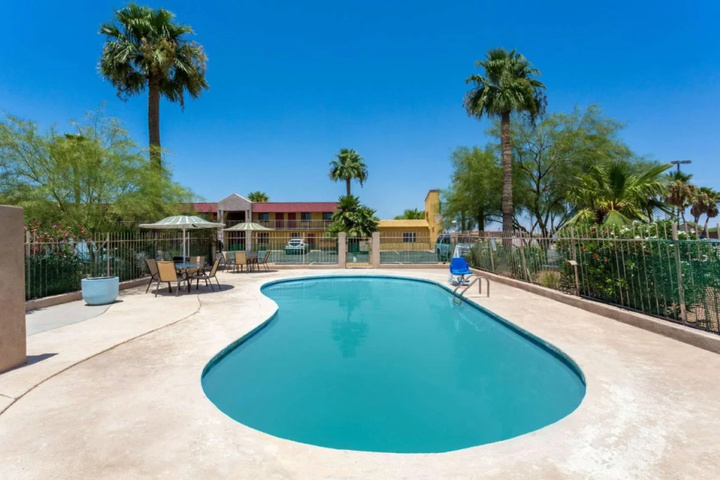 Pools & Facilities