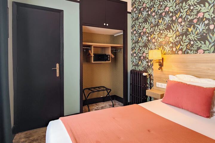 Room 47 of 122