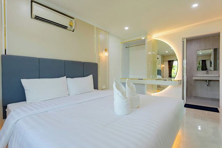 Room 9 of 154
