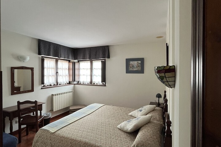 Room 27 of 63