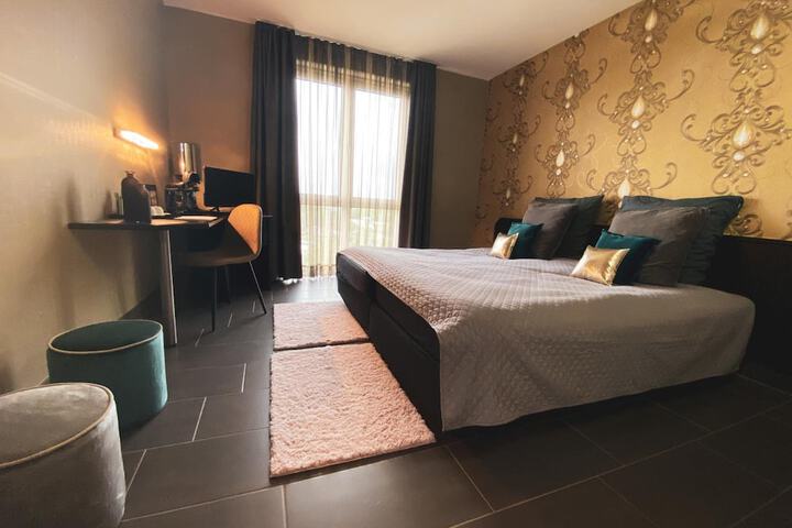 Room 6 of 31