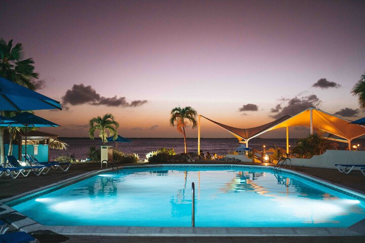 Pool Hotel