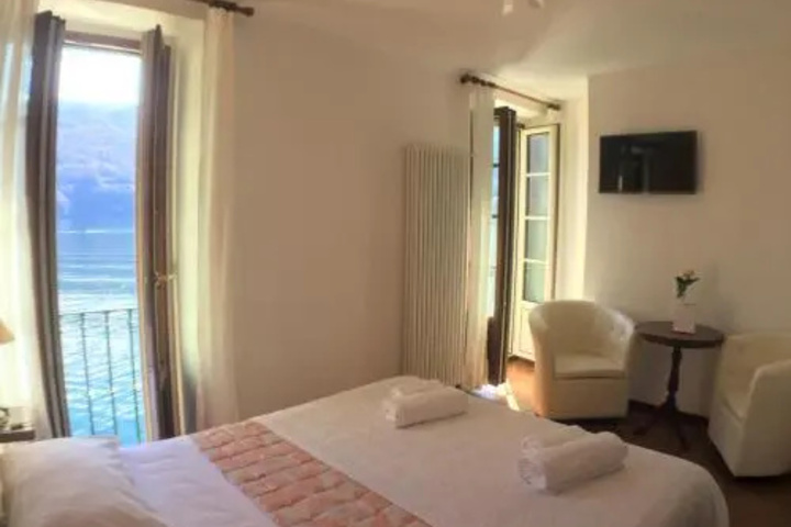 Room 5 of 14