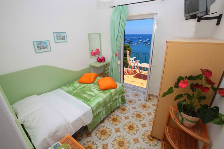 Room 2 of 30