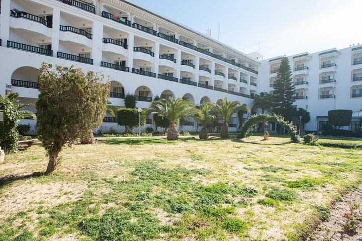 Hotel Exterior 36 of 44