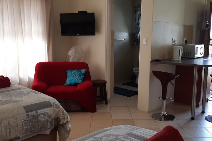 Room 1 of 3