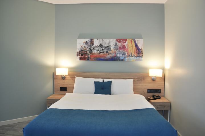 Room 7 of 47