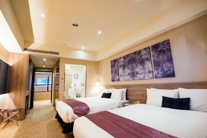 Room 17 of 53