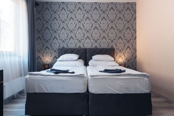 Room 43 of 94