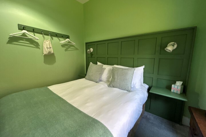 Room 9 of 158