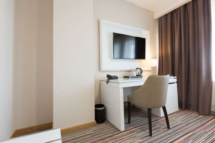 Room 27 of 54