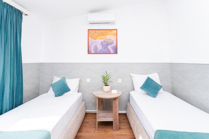 Room 54 of 175