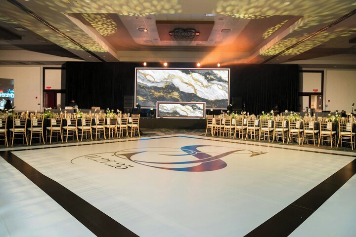 Ballroom/Hall 128 of 166