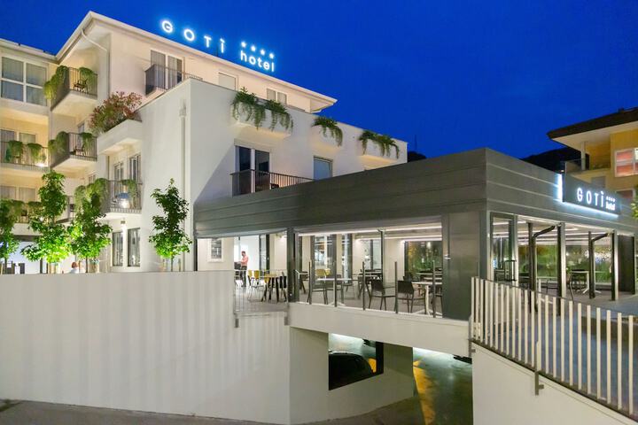 Hotel 115 of 119