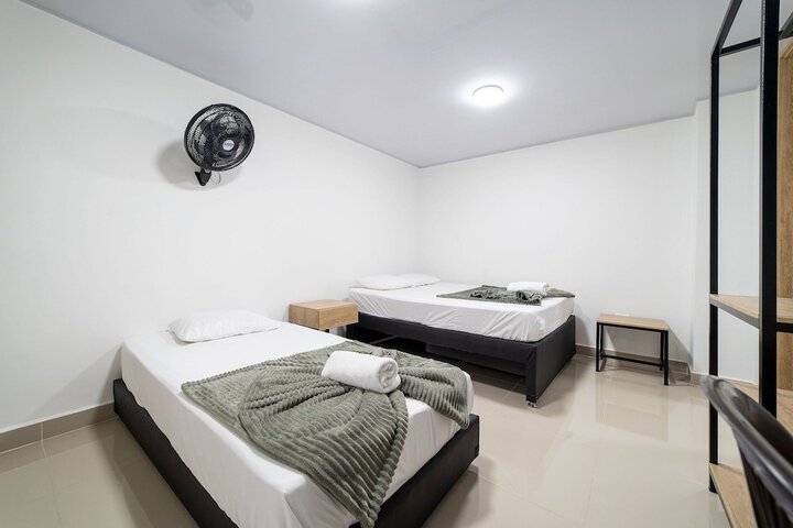 Room 28 of 122