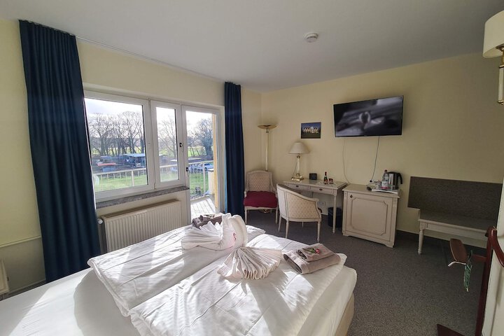 Room 6 of 82
