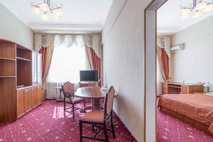 Room 8 of 69