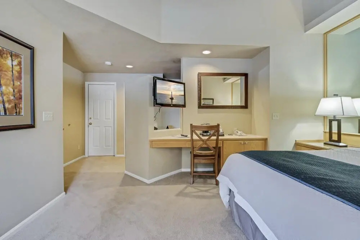 Room 4 of 14