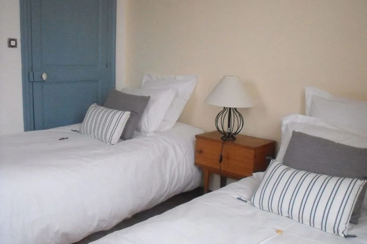 Room 3 of 13