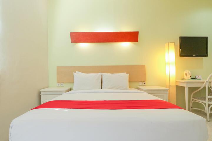 Room 28 of 34