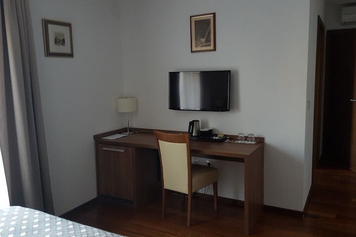 Room 7 of 30