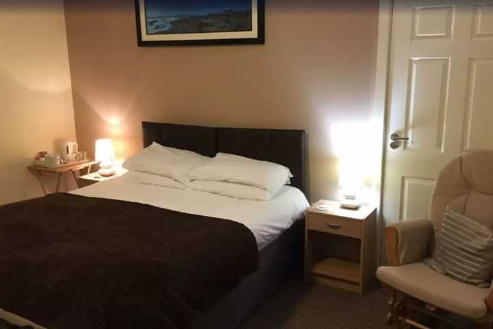 Room 10 of 18