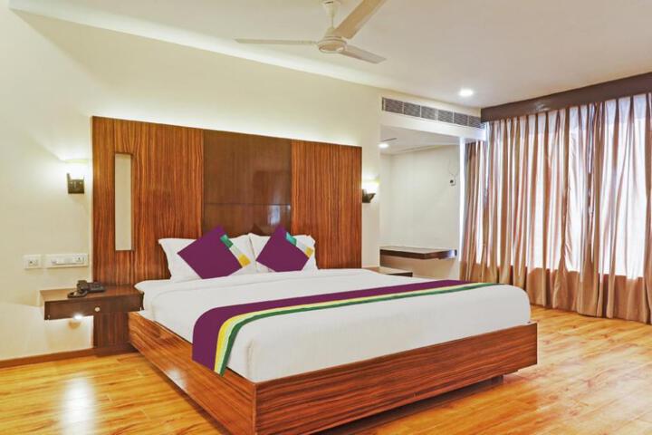 Treebo Premium Seven Lake View