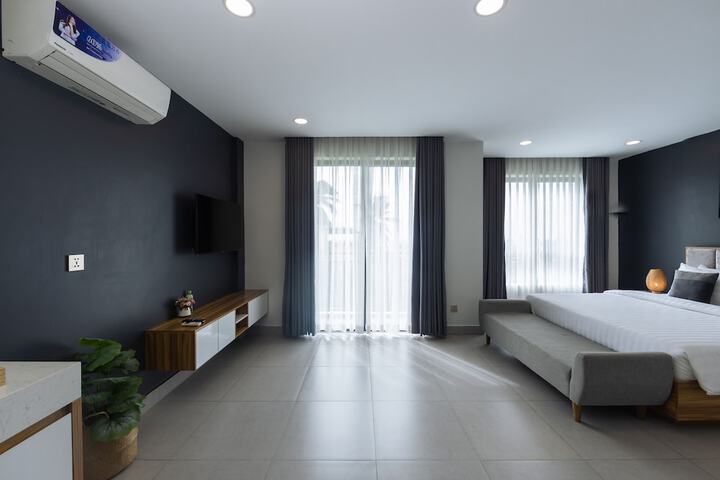 Room 2 of 63