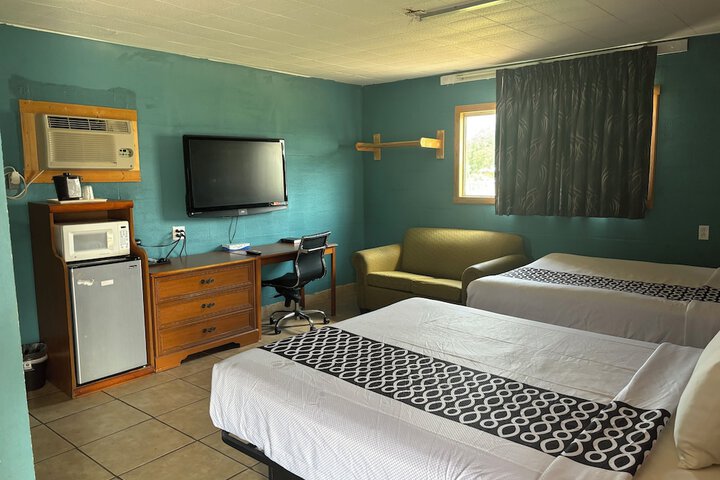 Standard Single Room 1 King Bed (12 of 12)