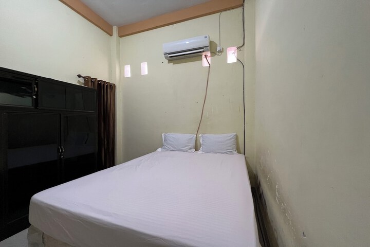 Room 4 of 7
