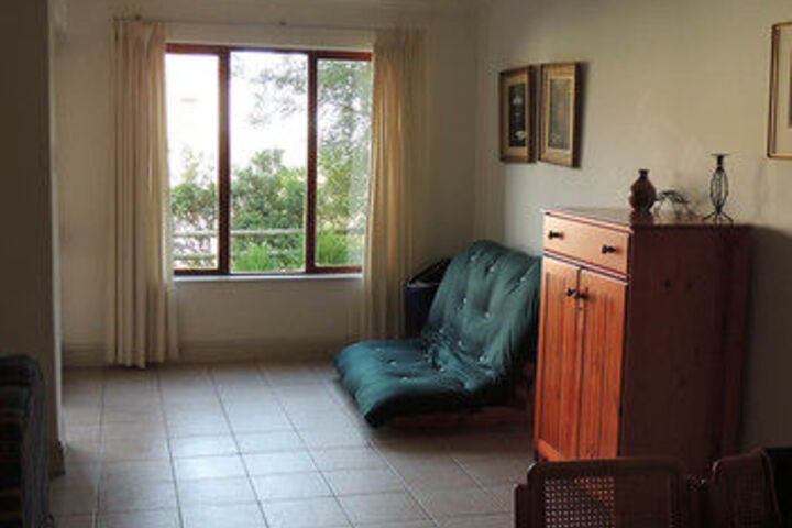 Room 8 of 9