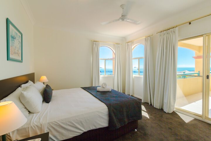 Room 12 of 80
