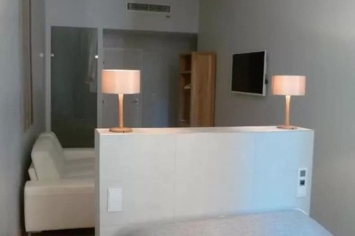 Room 6 of 48