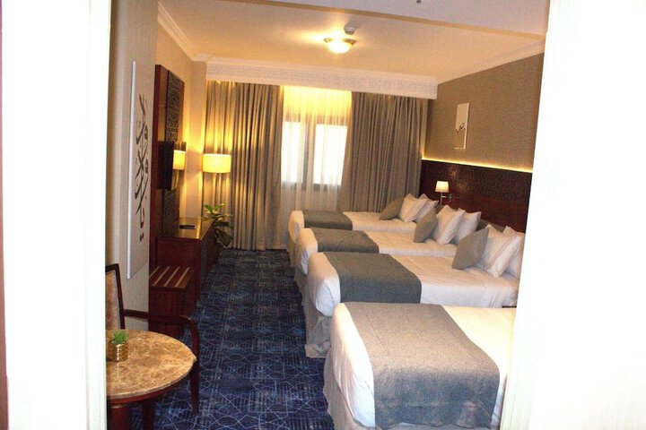 Room 4 of 23