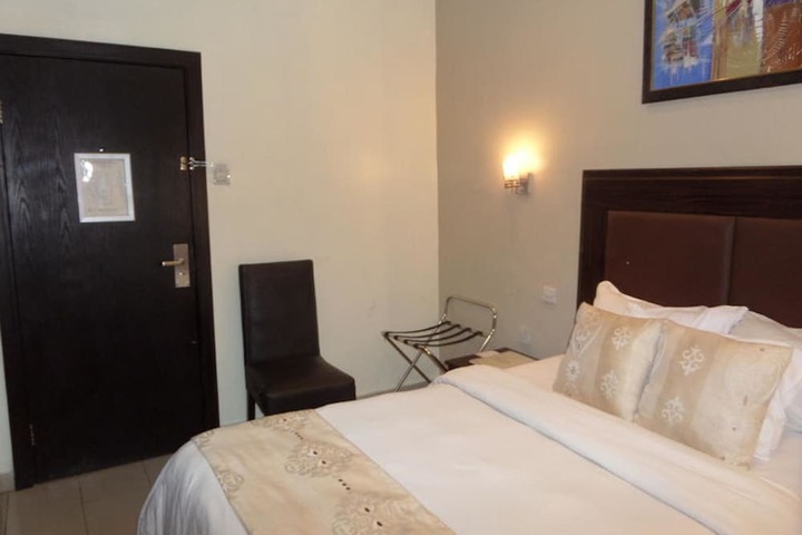 Room 3 of 14