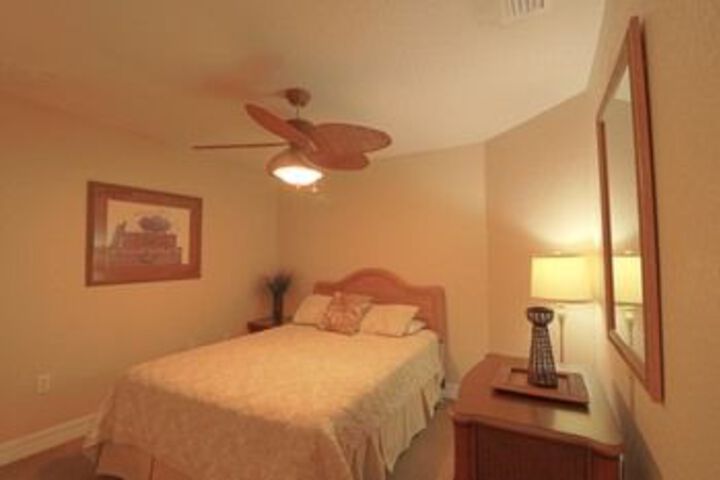 Room 32 of 103