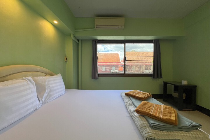 Room 29 of 49