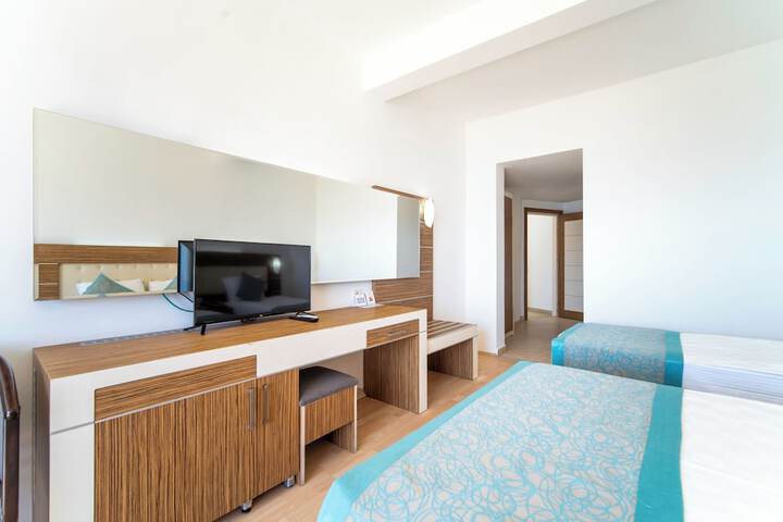 Room 8 of 30