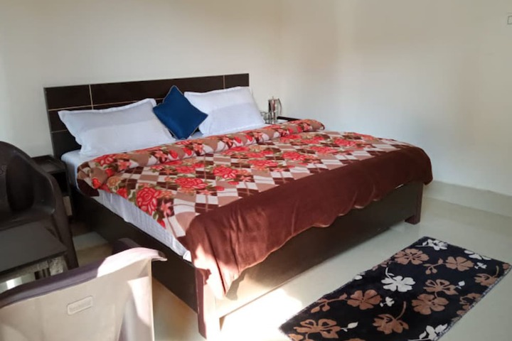 Room 4 of 26
