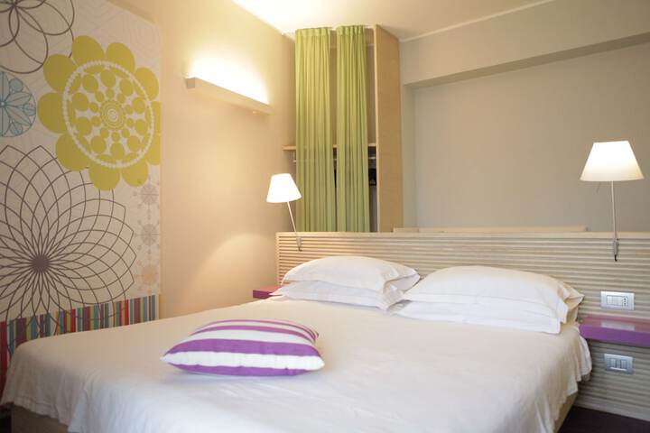 Room 32 of 90