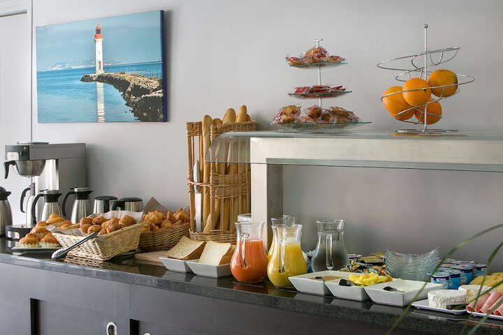 Breakfast/Coffee Service 35 of 43